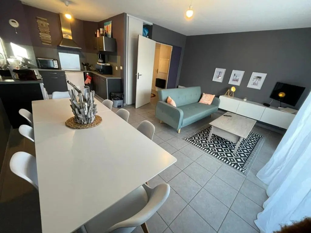 Appartement en rez-de-jardin à 100m de la plage avec terrasse et parking - FR-1-413-107