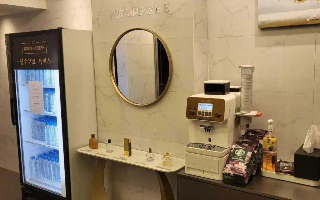 Hotel Cheese