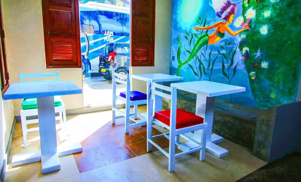 The Youth Hostel - It's a Youth Fame