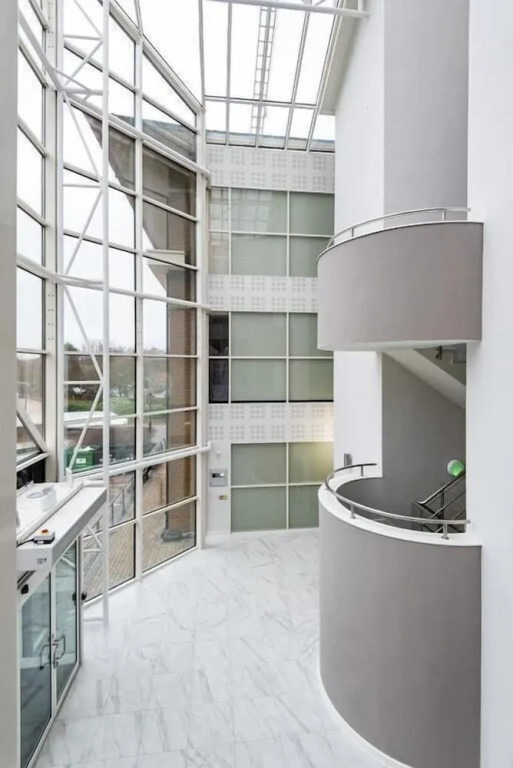 Deluxe Heathrow Apartments & Parking