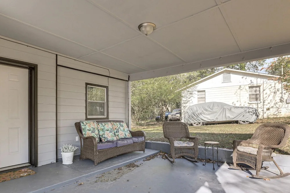 Pet-friendly Georgia Home w/ Patio, Near Golfing!