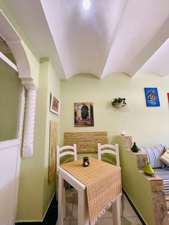 Charming Getaway in Casablanca Maroc, Cozy Home With Thoughtful Amenities