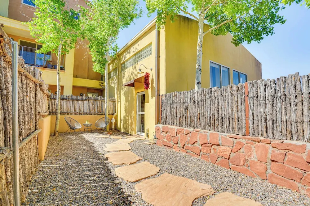 Modern Santa Fe Desert Loft w/ Fireplace