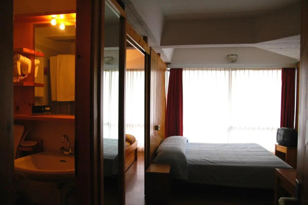 TH 1400 Hotel