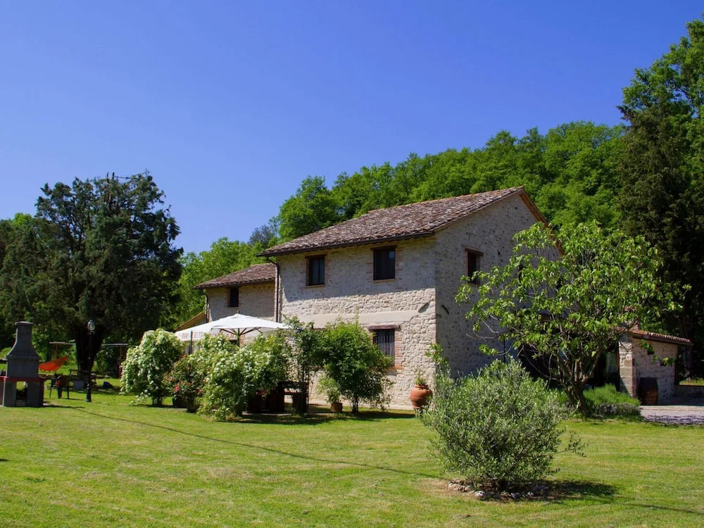 Modern Holiday Home in Pietrafitta Umbria with Garden