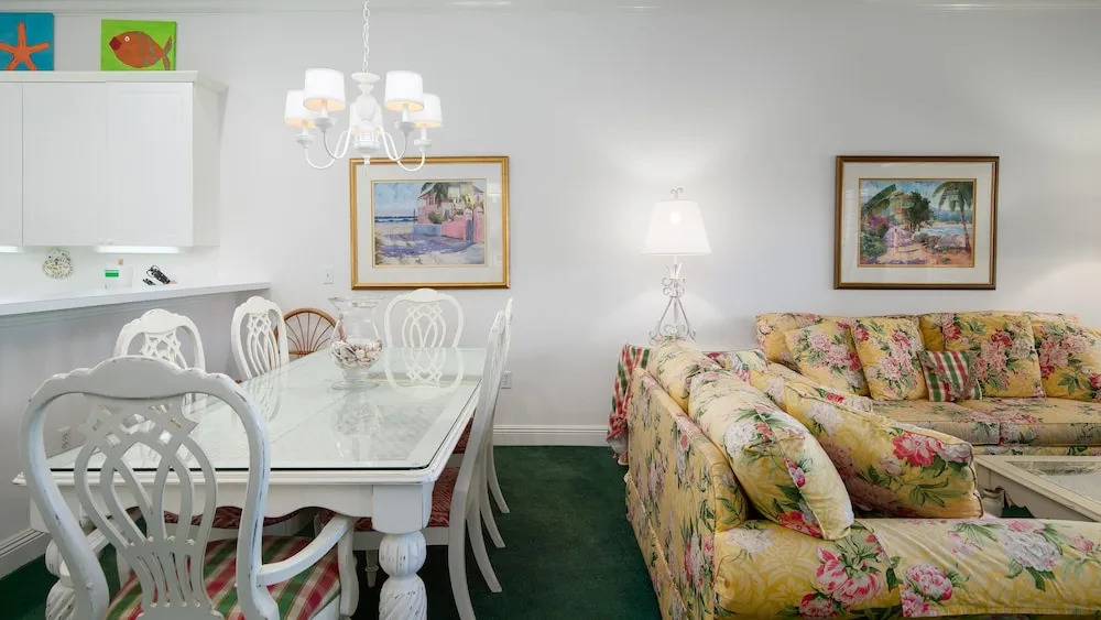 Seascape Lakefront Villas 405