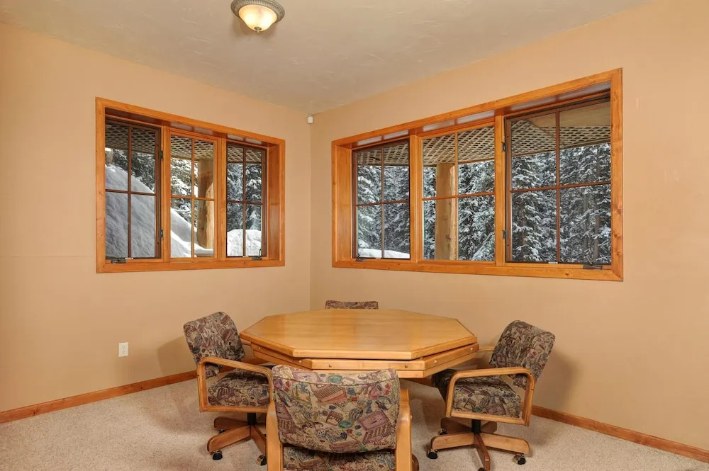 Paradise Meadow Lodge