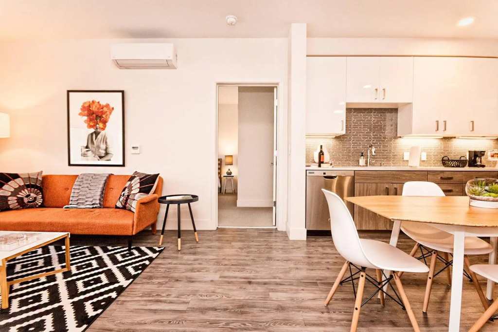 New 2BR/2BA Apartment near Tech Campuses with Pool