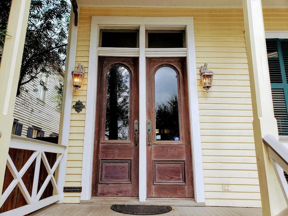 1886 Victorian 4 Bedroom Home by Redawning
