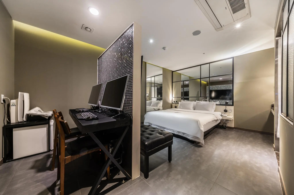 HERTZ Hotel