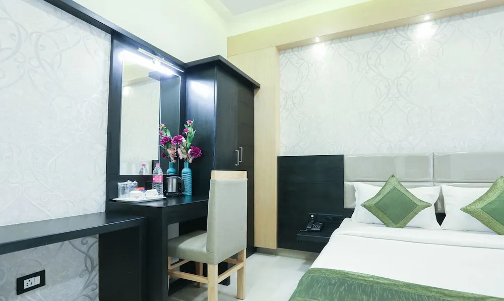 Treebo Emirates Residency