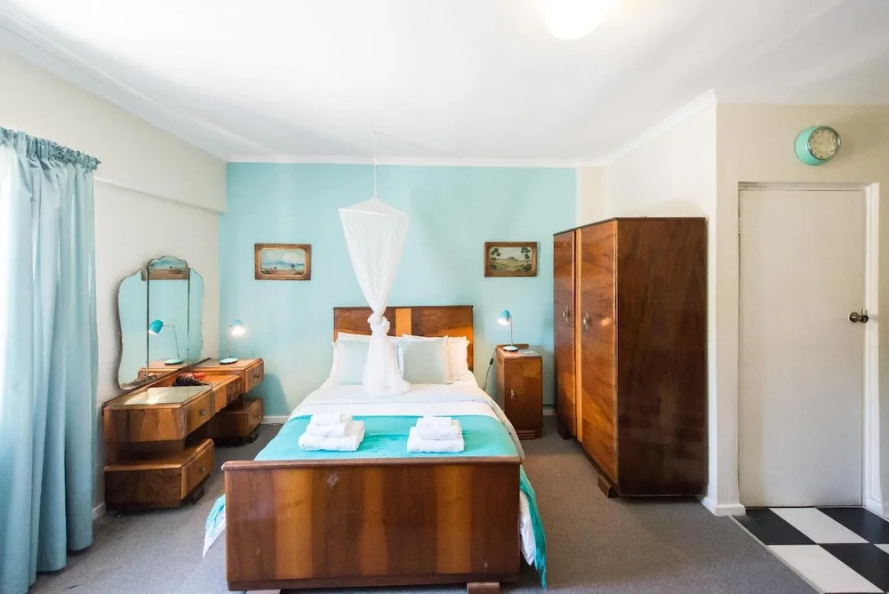 Classic Lodge - Cape Dutch Quarters