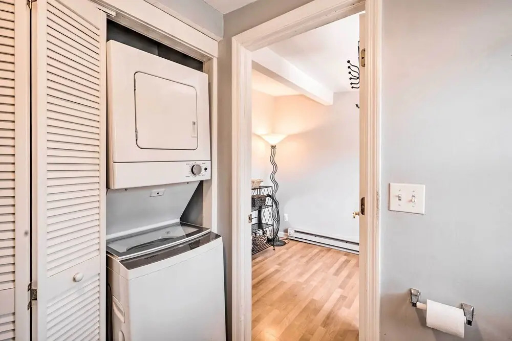 Bright Belmar Cottage < Half Mi to Boardwalk!