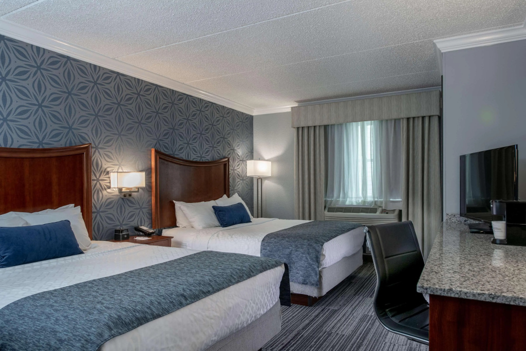 Best Western PLUS Franklin Square Inn