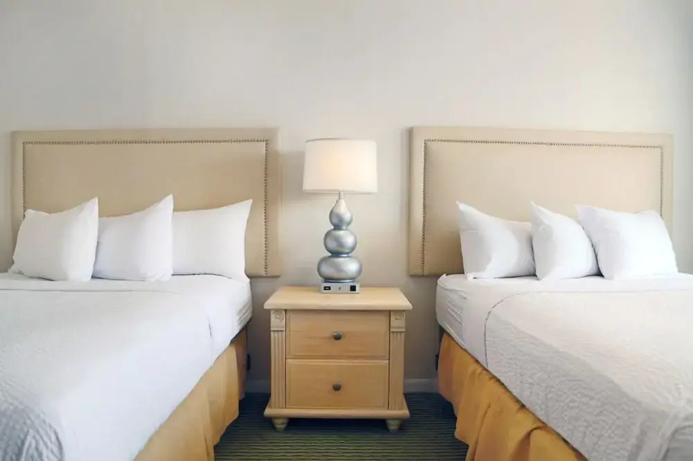Seabonay Oceanfront Motel