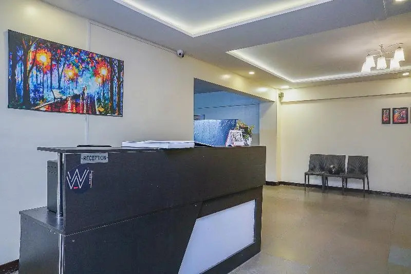 OYO Flagship 24491 Kharadi