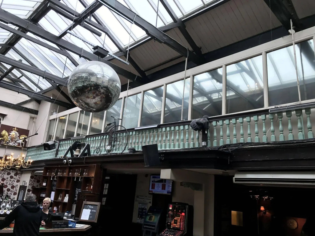 The Royal Victoria and Bull Hotel