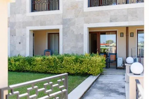 SEAVIEW BG Beach Front Suites