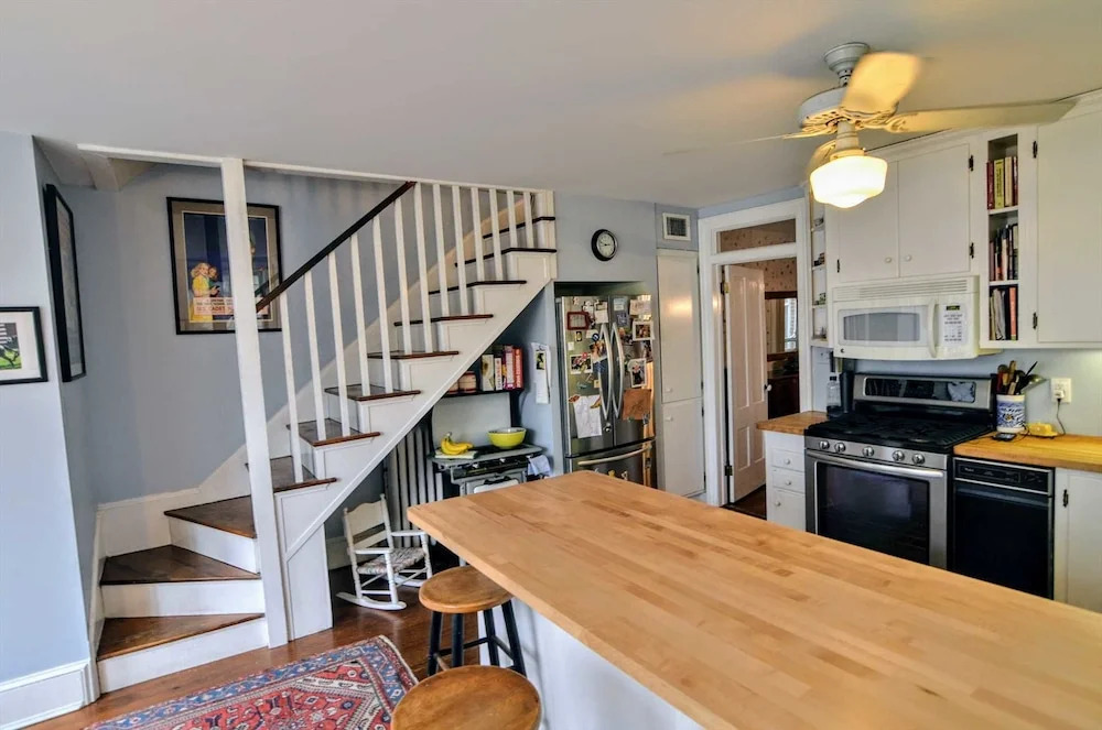 509 East Cap 5 Bedrooms 3 Bathrooms Home