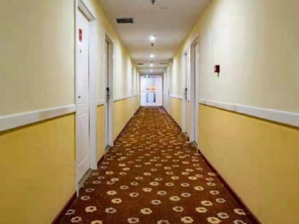 Rui Bai Cloud Hotel Home Inn (Wuhu Railway Station Branch)