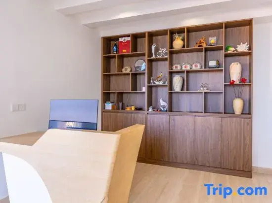 September·Trvael Luxury Sea View Leisure Resort (Doubly Corridor Erhai Store)