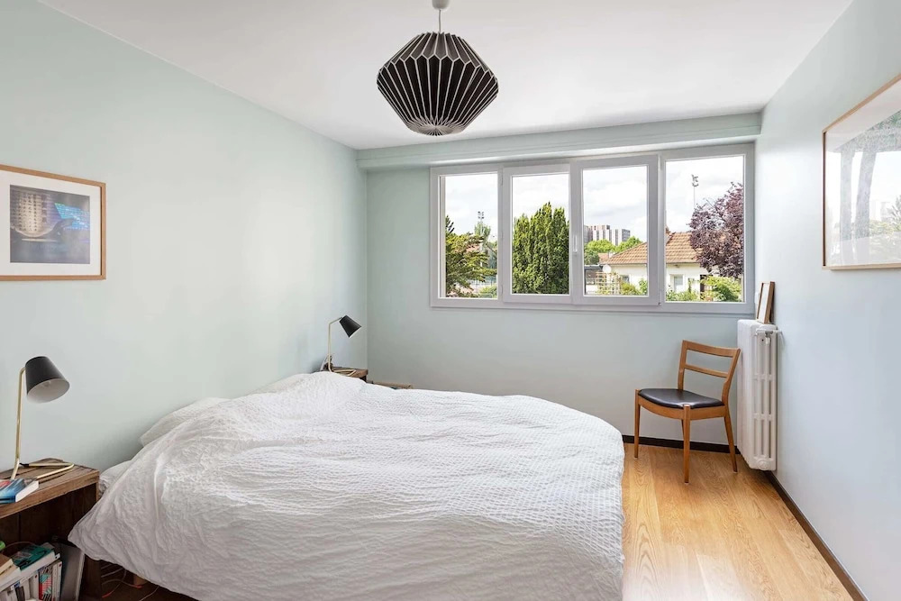 Bright and Modern Apt With Patio in Paris 18th!
