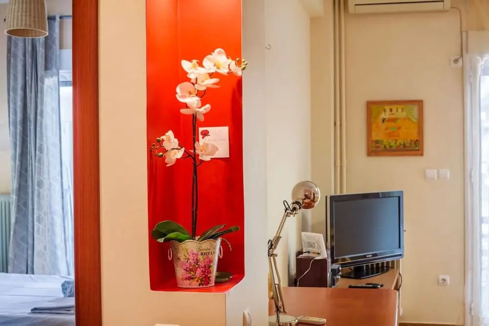 Athens Strawberry Hideaway - City Chic Retreat