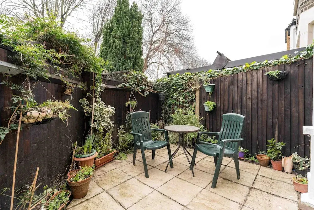 NEW Stylish 1 Bedroom Flat With Garden London