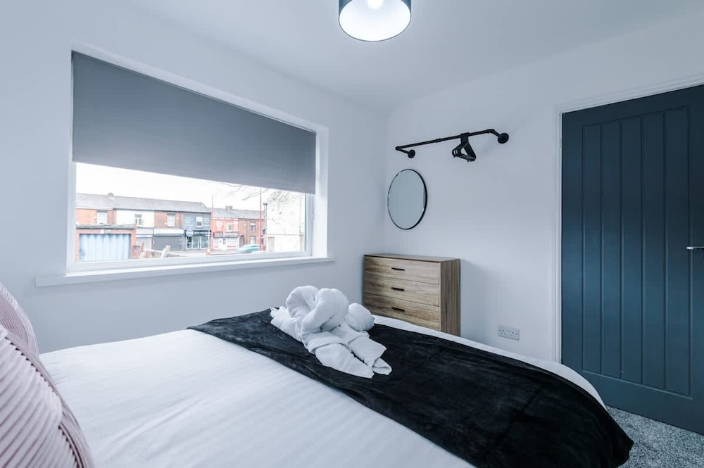 Spacious 3-bed Ideal for Long-term Business