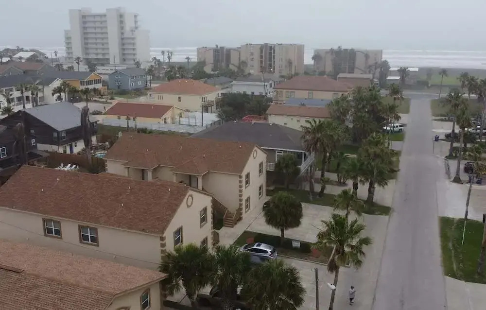 EZ Walk to Beach * Swanky 2 bedroom * Sleeps Tons (Mar y Sol II #1) by RedAwning