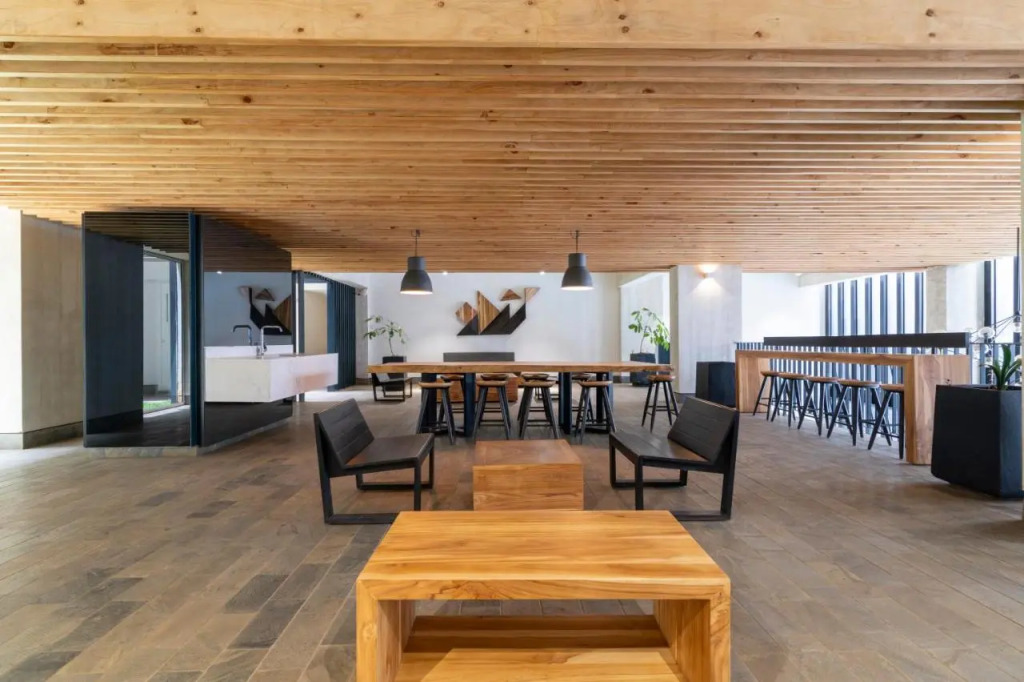 Purple Haze Luxury Apartments by AirCasa 2 and 3 Bedrooms
