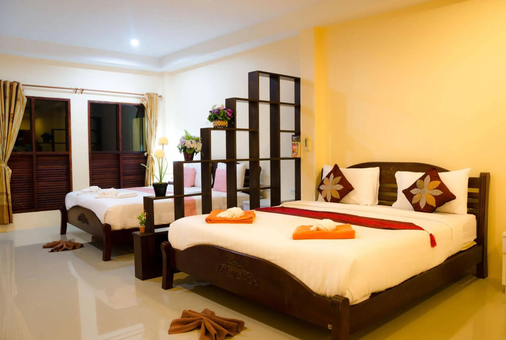 Lanta Just Come Hotel