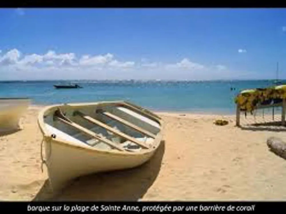 Studio in Le Gosier, With Wonderful sea View, Enclosed Garden and Wifi