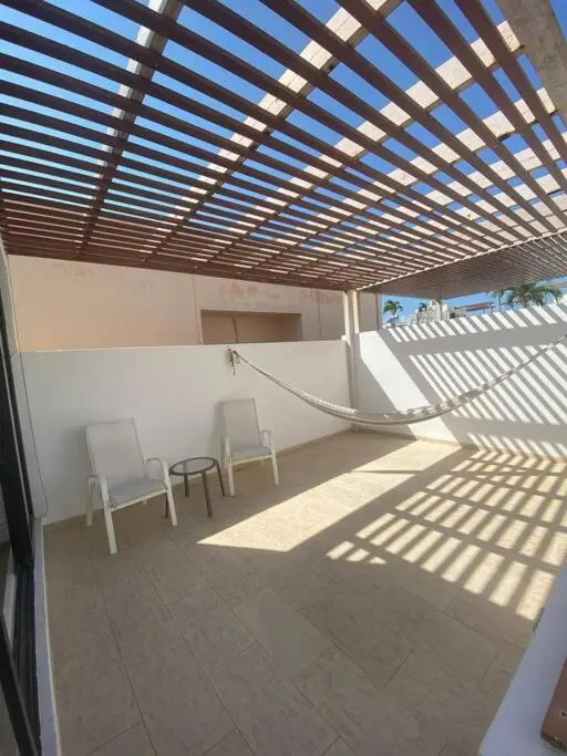 2 bd 2 bath penthouse walking distance from 5th Av