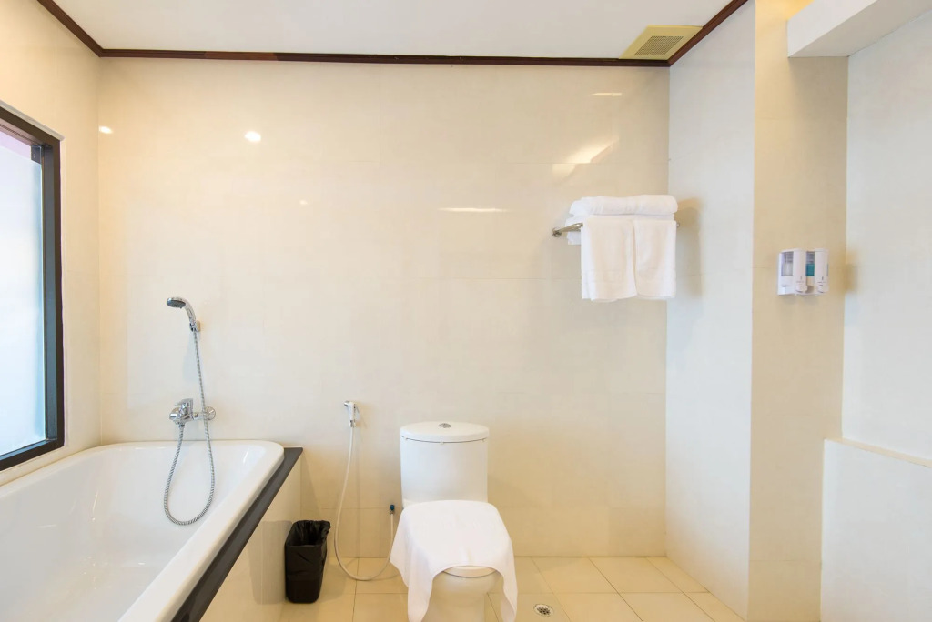 The President Hotel at Chokchai 4