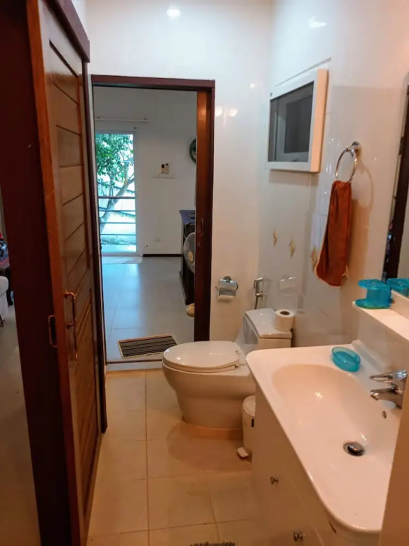 Peaceful 1 BR home in private residence