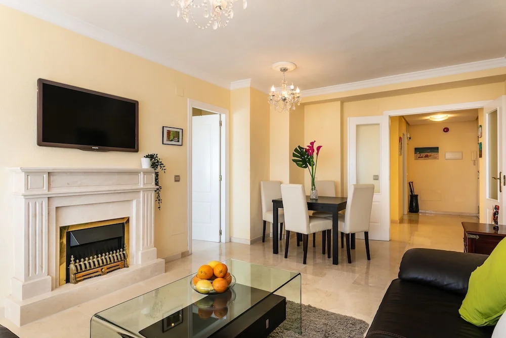 Ático Las Flores Moderno y céntrico duplex. 3 dormitorios. Parking. WI