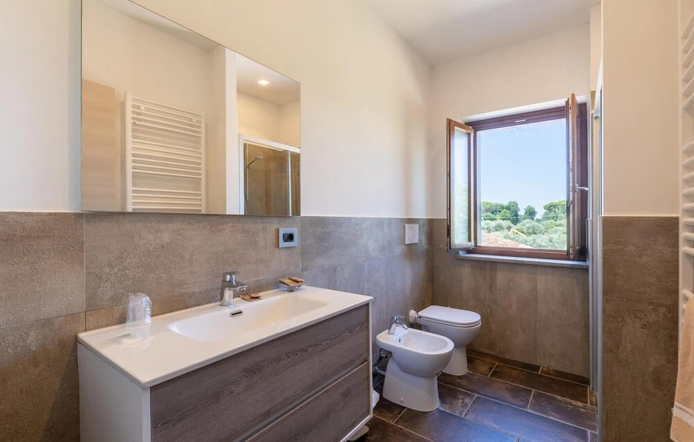 6 Bedroom Cozy Home In Passignano Sul T