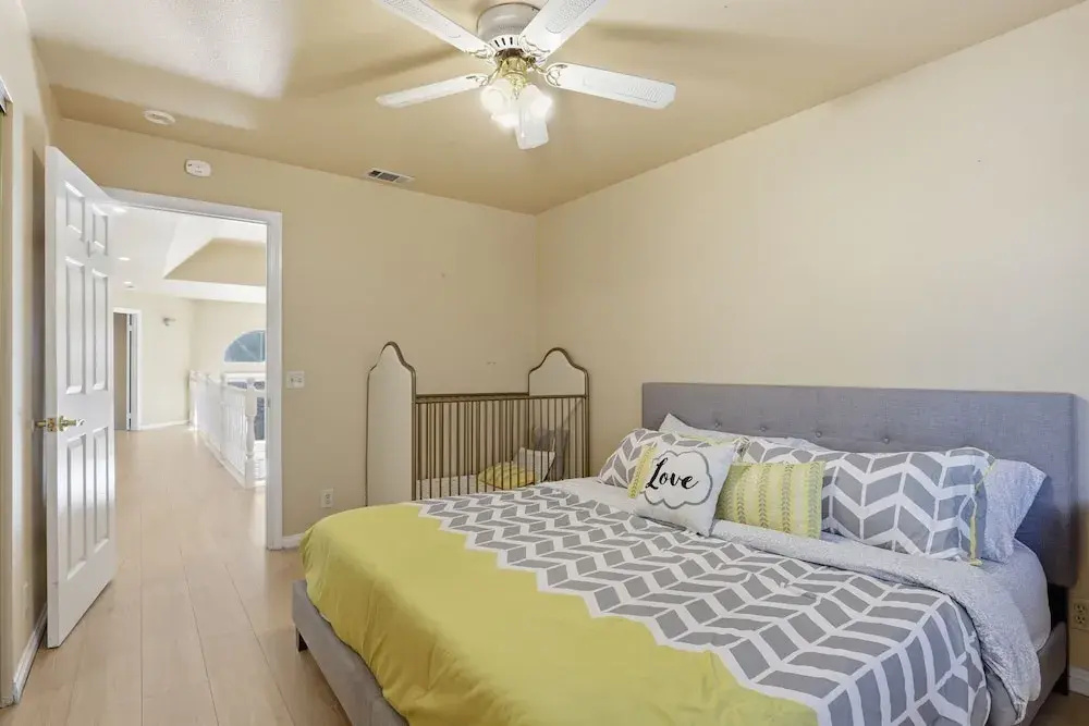 Spacious Mountain Getaway Game Room & Gazebo 5 Bedroom Villa
