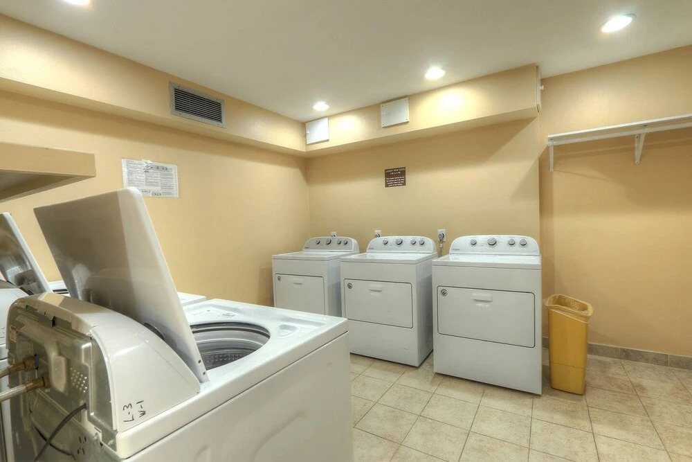 Charming 1 Bed Condo for 4 in FL
