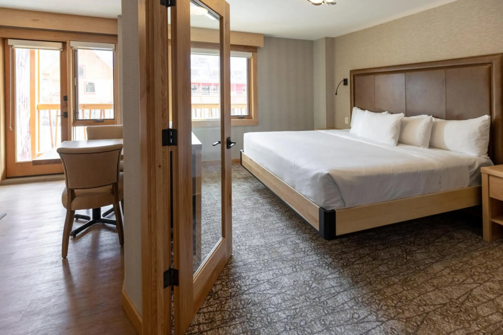 Moose Hotel and Suites