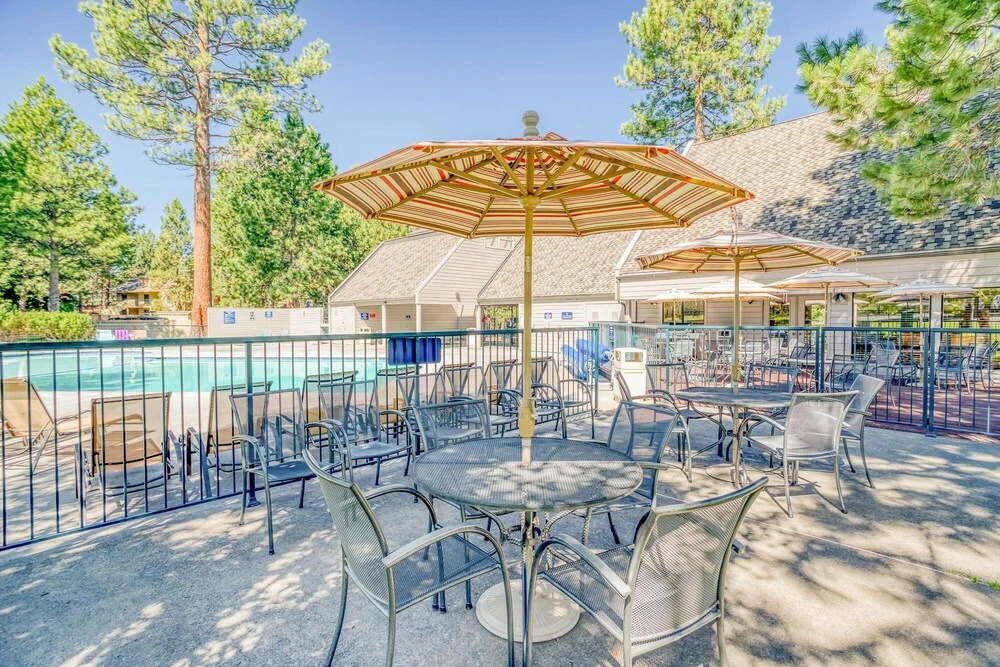 Ski Access and Resort Features - Charming Outdoor Haven
