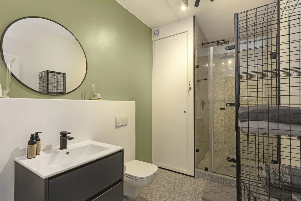 Capri Court Unit 6 by HostAgents