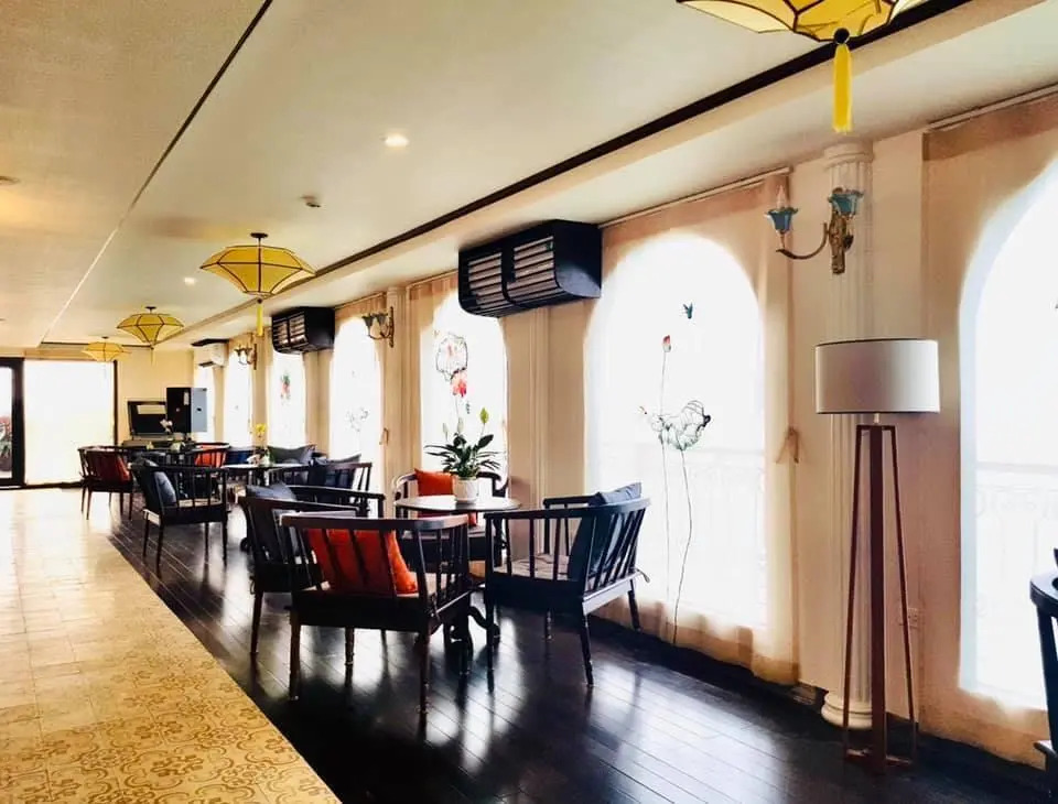 Indochine Lan Ha Bay