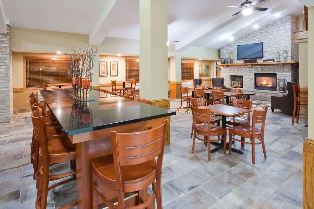 AmericInn by Wyndham Apple Valley
