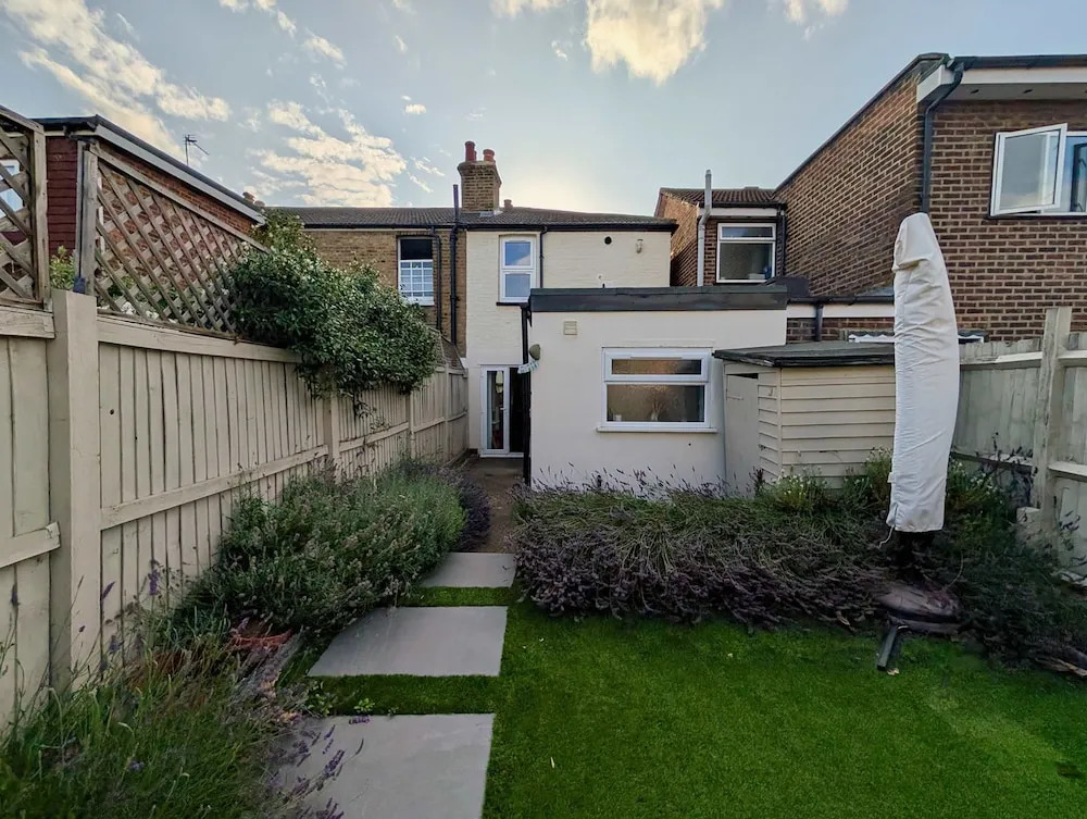 Charming Two-bedroom Home in London