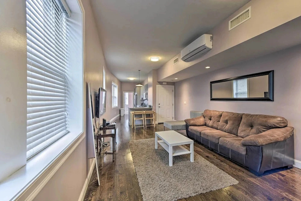 Boston Apartment < 10 Mi to Top Universities