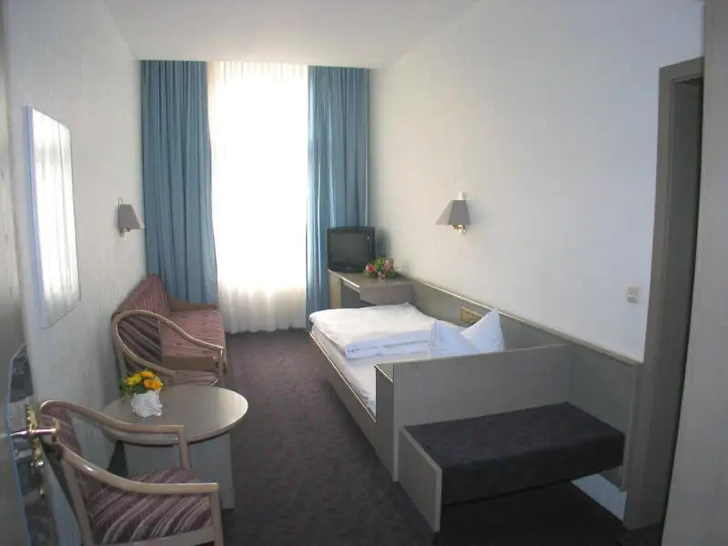 Birth City Hotel