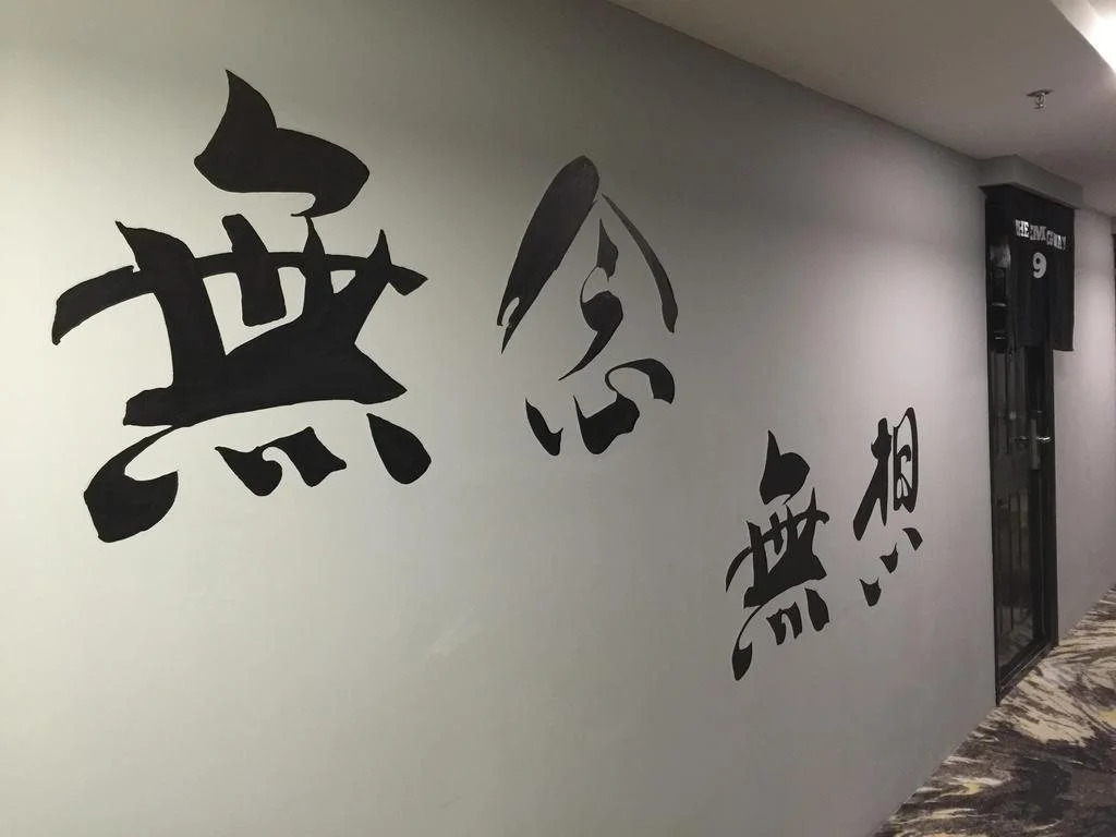 Revolver Theme Design Hotel