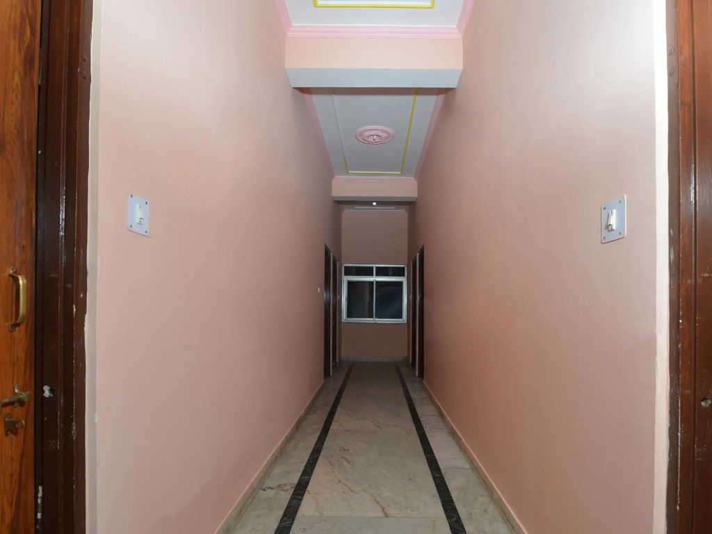 OYO 18830 Hotel Rampur Haveli